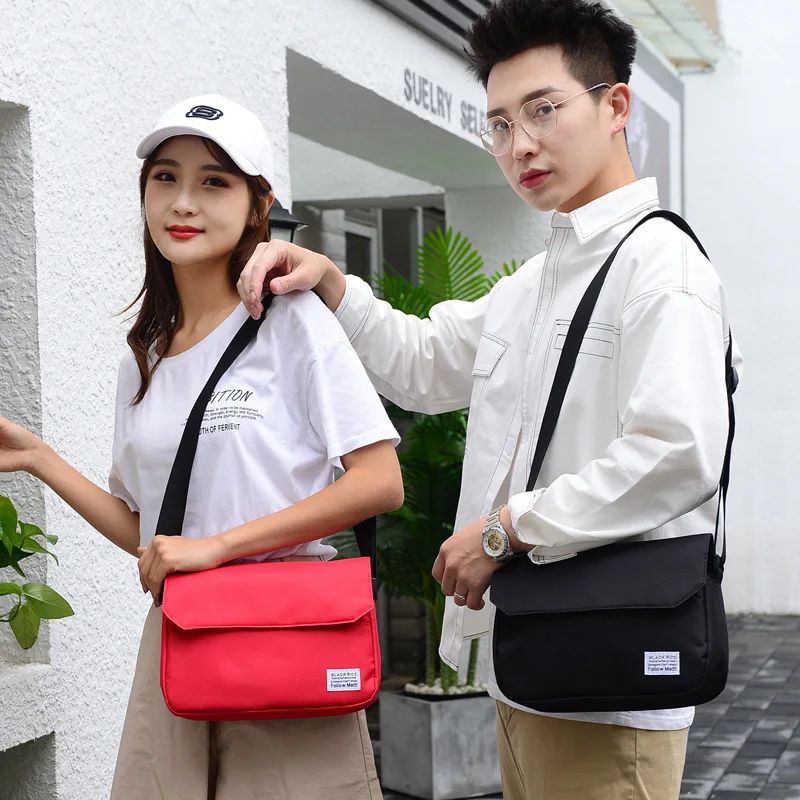 Minimalist Flip Shoulder Bag Fashionable Korean Postman Bag Versatile Casual Wide Shoulder Strap Crossbody Bags for Women