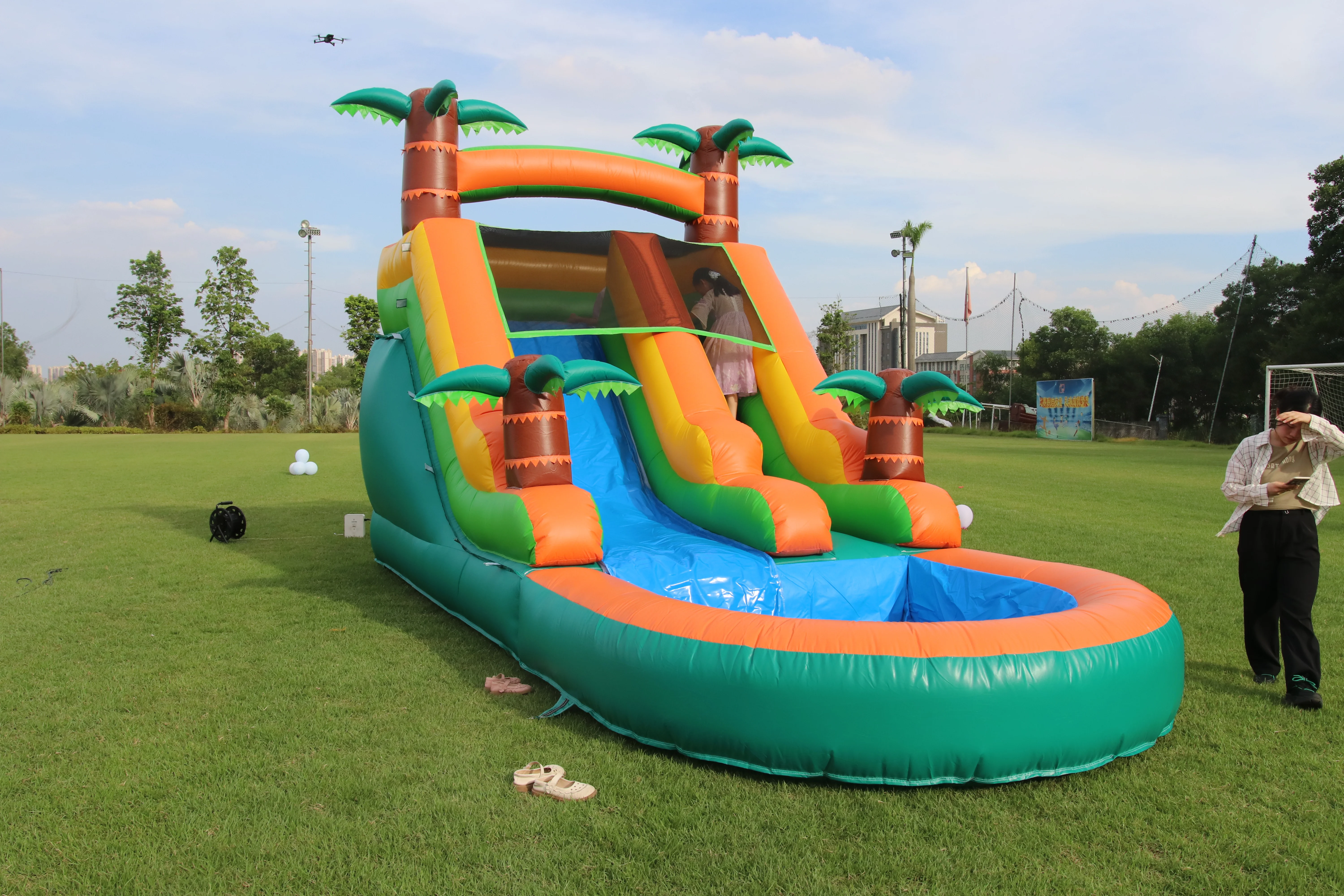 Aufblasbarer Pool, aufblasbare Sommer-Outdoor-Luft-Hüpfburg, Wasserspielgeräte, aufblasbare Doppelrutsche, Blasenball – Detail 1