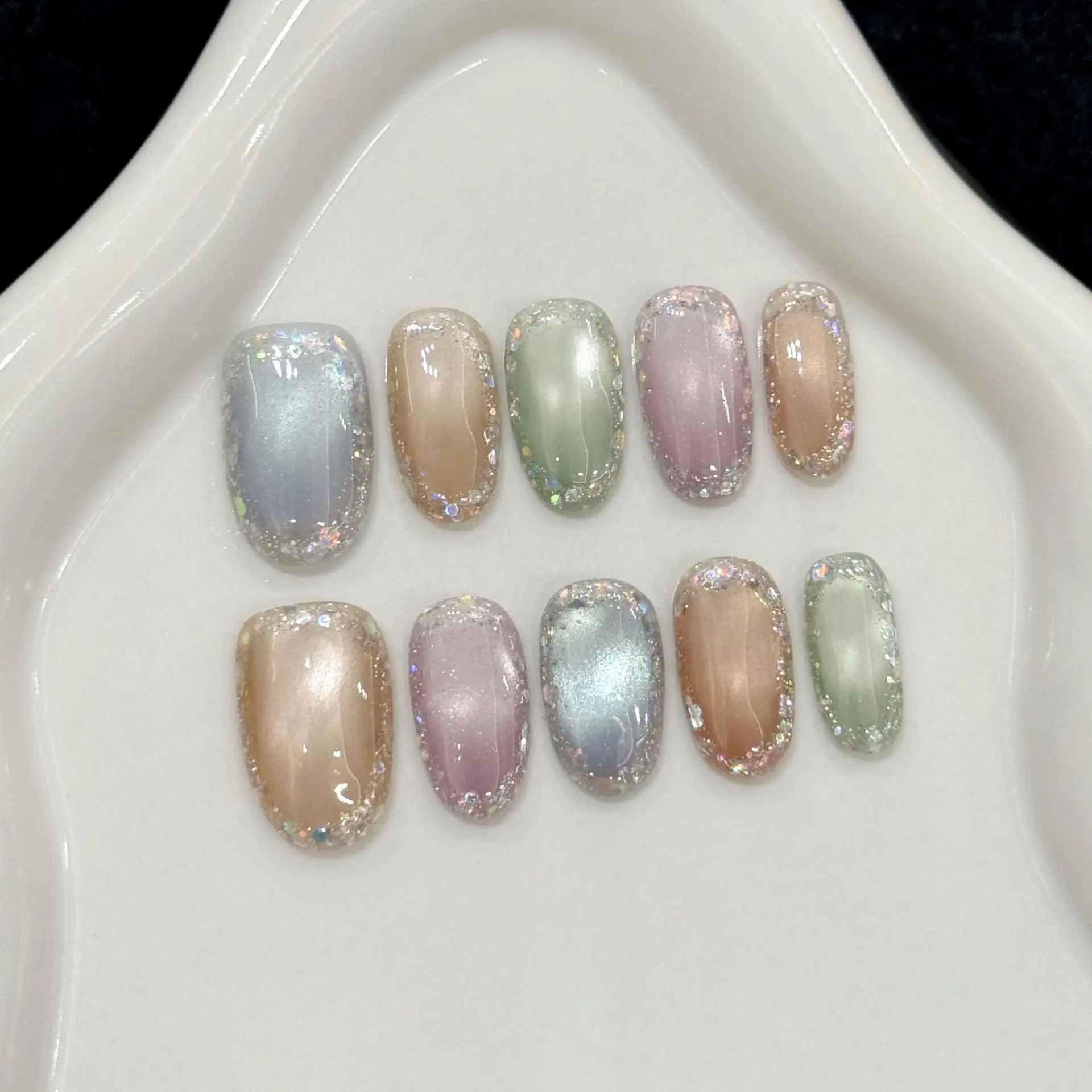 10 Stück luxuriöse handgefertigte Nägel zum Aufdrücken, mittleres ovales Pailletten-Design mit 3-teiligem Werkzeug, selbstklebende Nagelklebelaschen