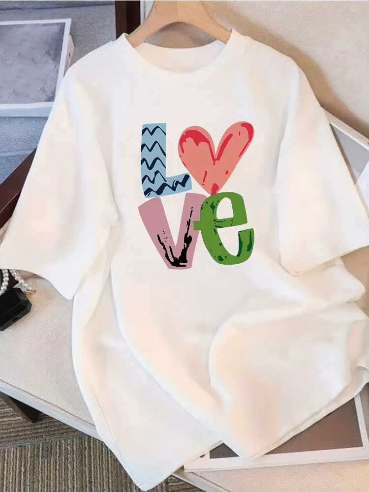 

Womens Short Sleeved T-shirt with Black Geometric Pattern LOVE Printed Heart-shaped Casual Round Neck Top Cute Short Sleeved Top