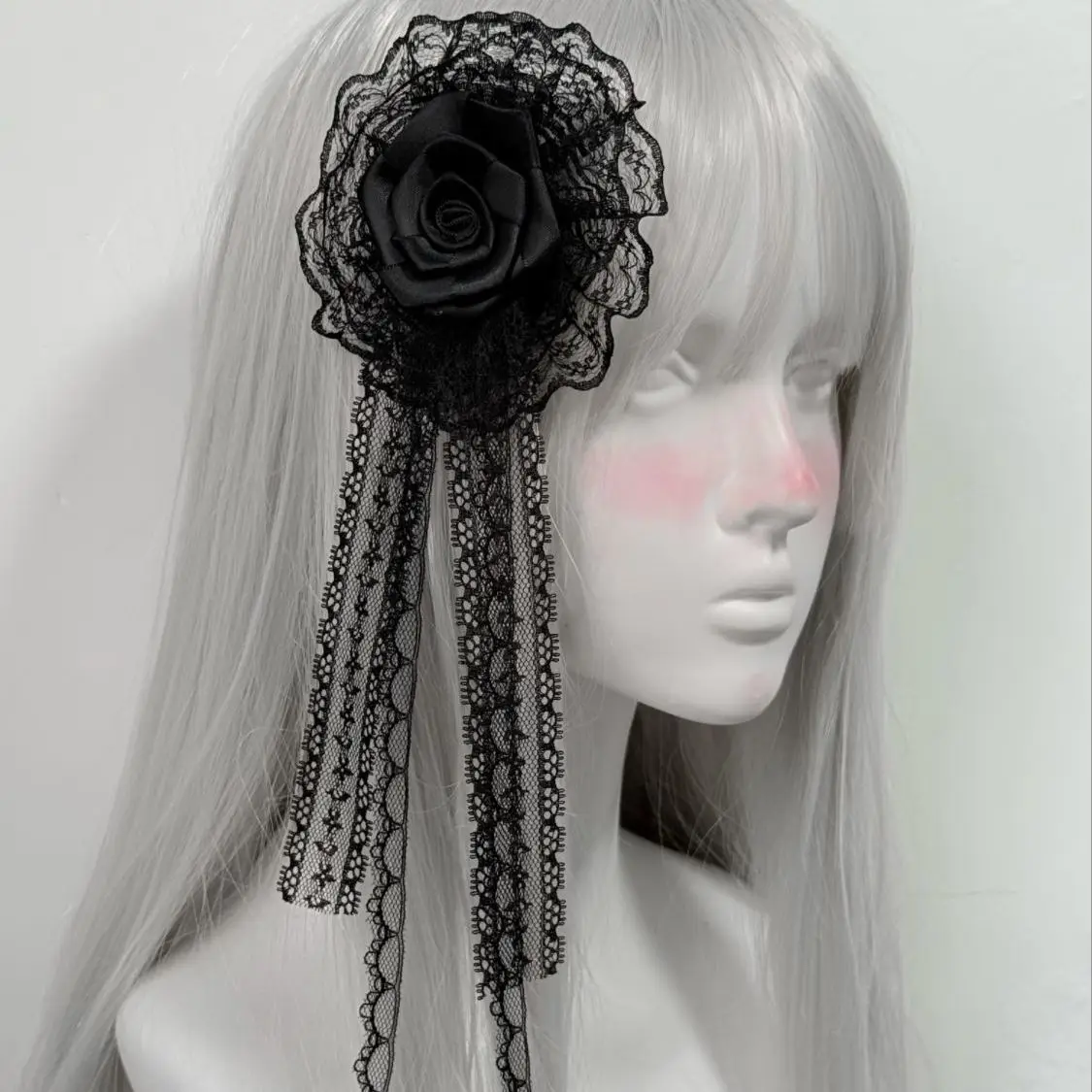 Elegancka opaska do włosów dla kobiet w stylu Y2K, czarno-biała, z koronką, koralikami i różą, vintage klips do włosów z perłami i kwiatami na wesele, studniówkę.