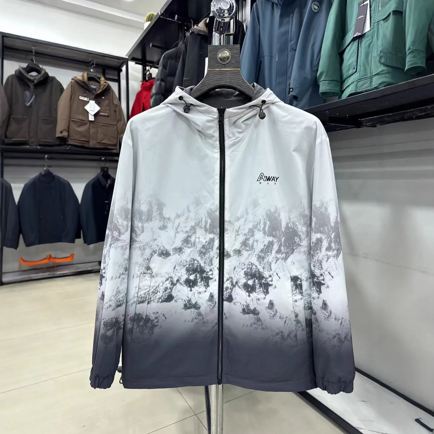 

Double-Sided Wear Spor Men's Casual Hooded Jaet Water-Media adient Hua-Fiber Blend Regular Fit Spring Faion