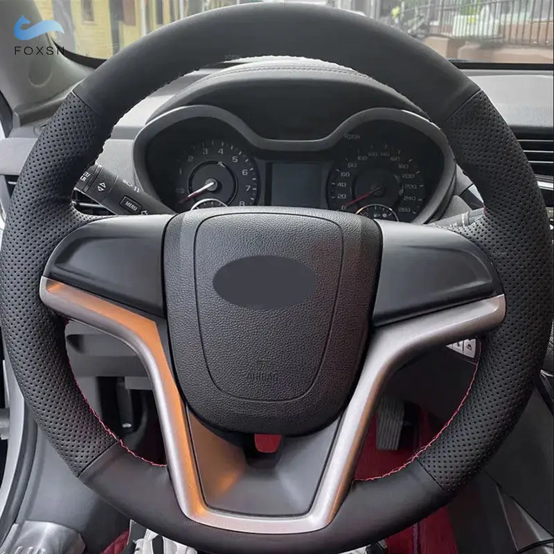 Protector para volante Interior de coche, de cuero perforado, negro, para Chevrolet Malibu Volt Camaro 2011 2012 -2015 Aveo 2016 2017 2018