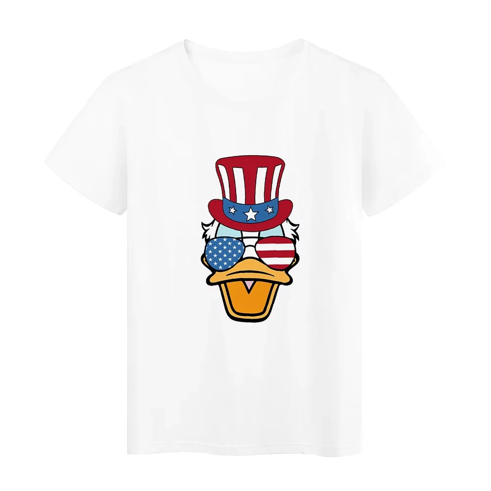 تي شيرت بنمط كاليفورنيا - قميص علوي بأكمام قصيرة ورقبة دائرية مطبوع عليه رسوم كرتونية نابضة بالحياة مثالي لتي شيرت ديزني للصيف والربيع