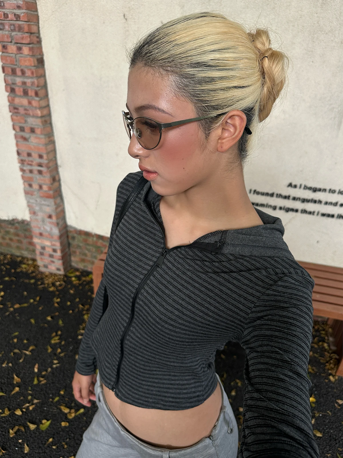 GOGOBURN Grey Hooded Knitted Cardigan Zipper Jacket Women's Unique Slim Fit Short Top Commute Style Autumn 2026 Unique