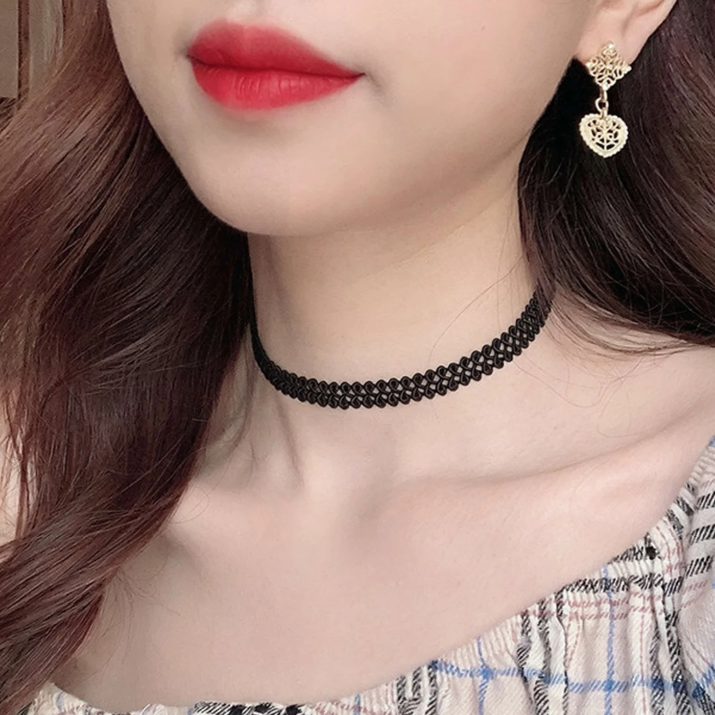 1 Piece of Fashionable Versatile Retro Simple Casual Black Hollow-Out Neck Accessory Choker Necklace Women's Accessory Decoration Suitable for Daily Wear