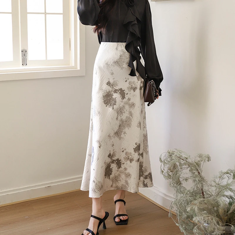 Retro Jacquard Acetate Satin Fishtail Skirt for Women's High-Waisted Slimming Skirt Midi Skirts Korean Printed Flower Skirts