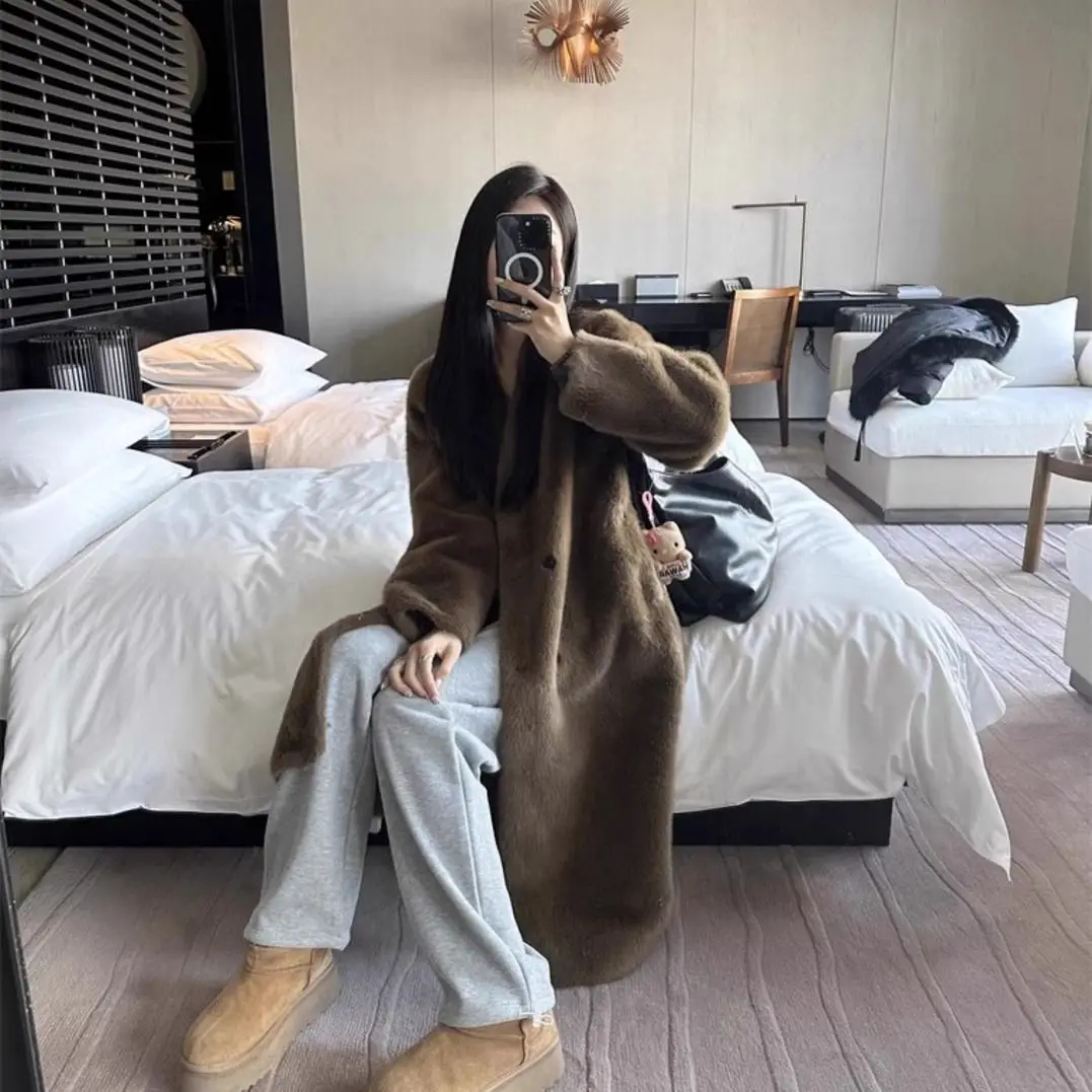 Veste en fausse fourrure pour filles, manteaux pour femmes, uniforme chauffant brillant, Style de rue jeune, extensible sur le devant, caractéristique argentée, glands confortables, tendance