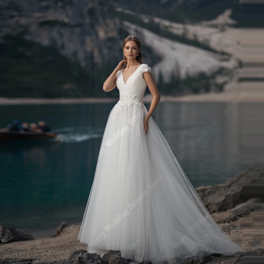 Bellissimi abiti da sposa da donna con scollo a V Lussuosi applicazioni in pizzo Tulle Abiti da sposa Banchetto di fidanzamento Abiti da principessa personalizzati