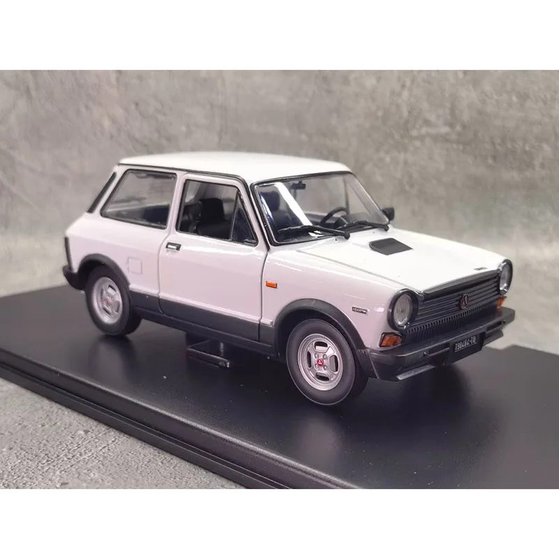 

1/24 Scale A112 Abarth 1979 Alloy Car Model Collection Ornaments