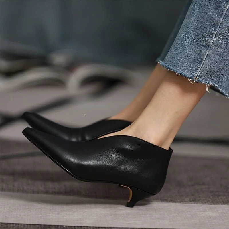 Cowhide Winter Boots Korea Style Women Shoes Pointed Toe French Ladies Retro Shoes Slip On Ankle Boots Winter Shoes Kitten Heel