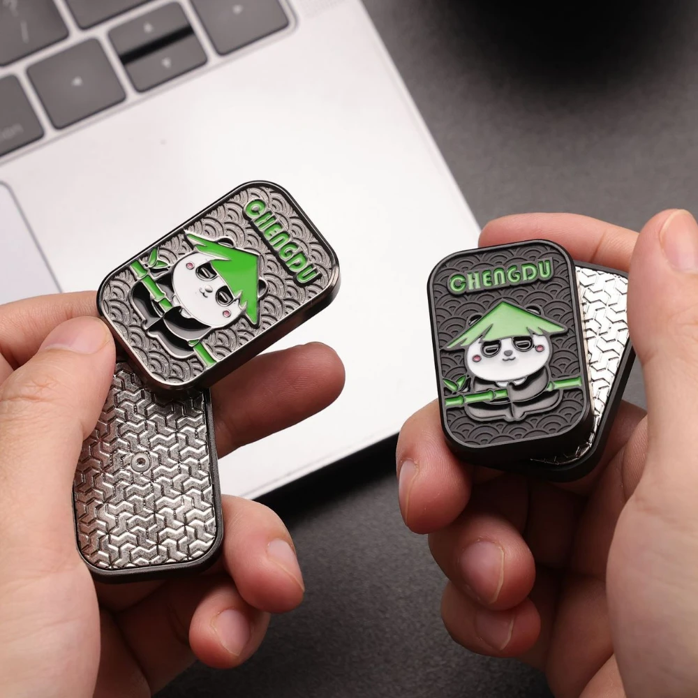 الكونغ فو الباندا المغناطيسي دفع بطاقة دفع لوحة الميكانيكية المنزلق اللمس عملة EDC تململ صغير الإجهاد تقليل اللعب Antistresse