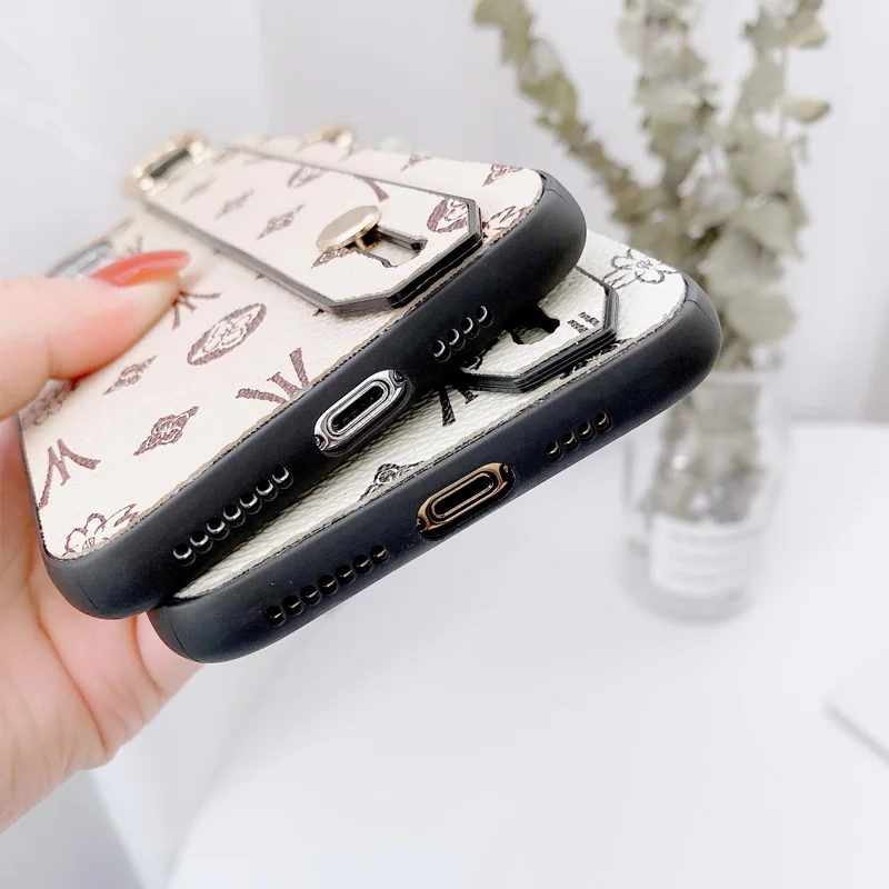 Luxury Wristband Phone Case For iPhone 15 14 13 Pro Max Case 12 11 PRO X XS MAX XR 6S 7 8 Plus SE 2020 5 Girls Fundas Back Cover