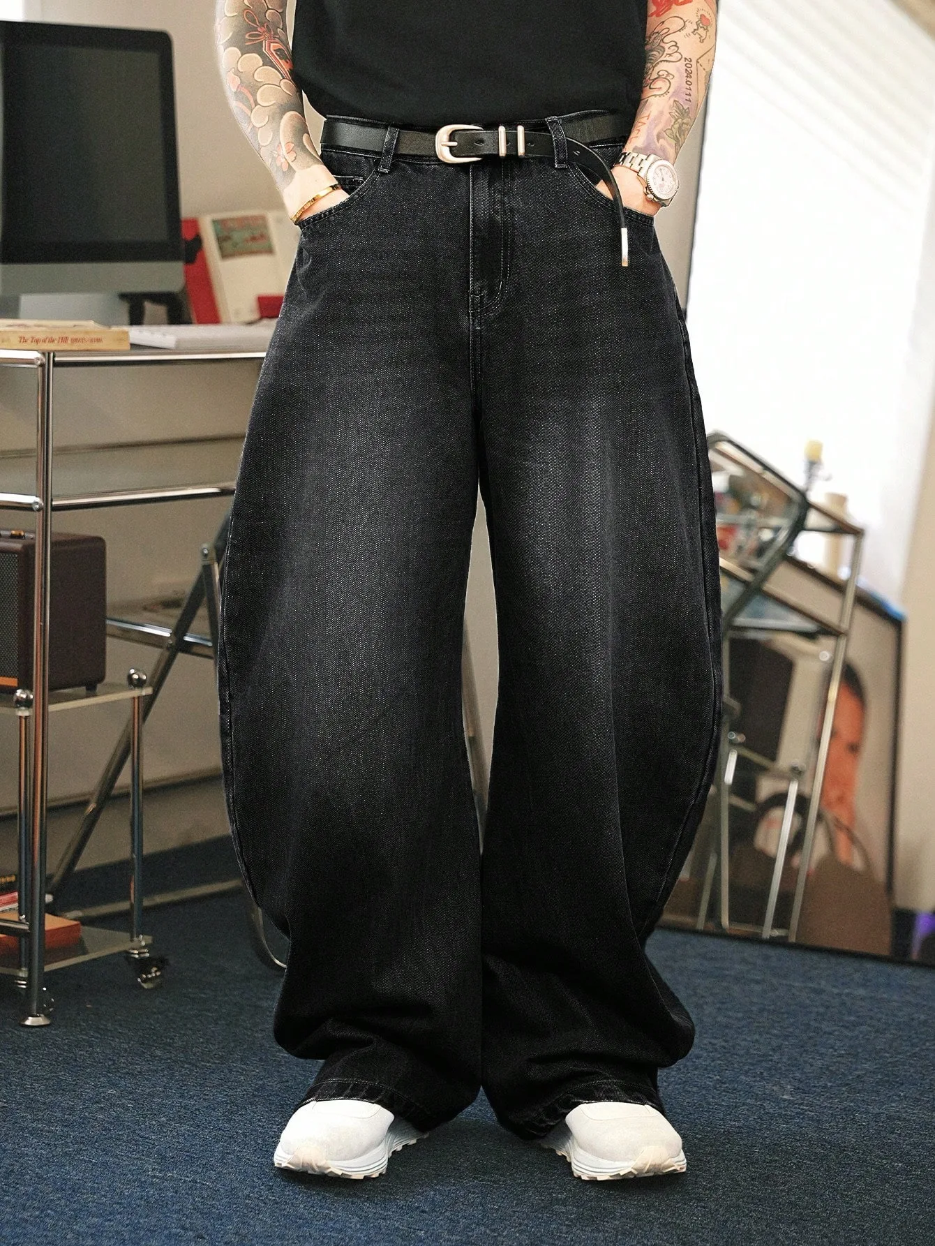 

Original Baggy Jeans Pant for Man Y2K Dating Look. No accessories or belts included.