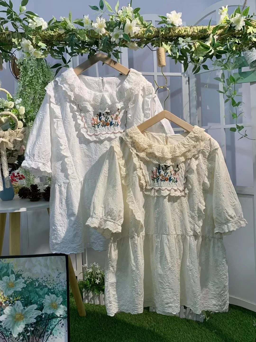 

Нежная хлопковая рубашка с вышивкой, свободного кроя, в стиле кукольной одежды, с двойным слоем и воротником с рюшами, короткий рукав, в студенческом стиле.