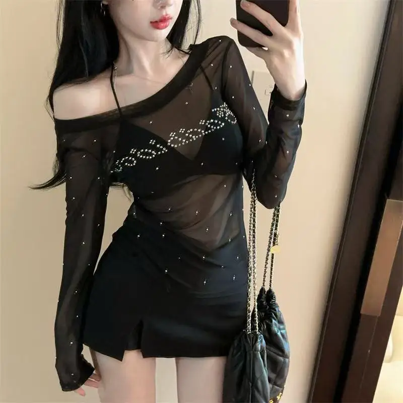 Sexy One-shoulder Top, Sheer Gauze, Sun-protective Smock, Stunning Base Layer, Fashionable Personalized New Coat for Spicy Girl.
