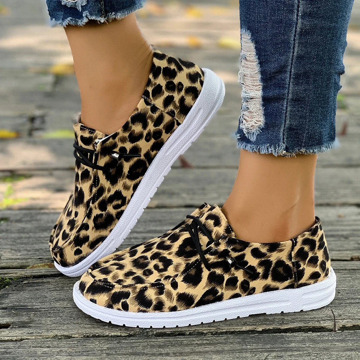 Women Loafers 2025 New Driving Boat Shoes Luxury Fashion Designer Flats Shoes Women Elegant Flat Comfy Casual Sneakers Women