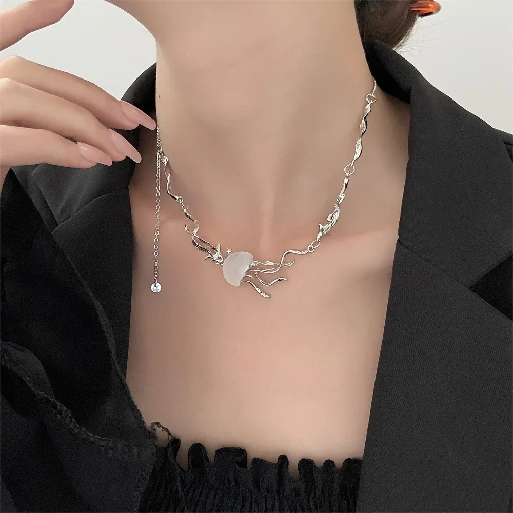 2024 New Floating Jellyfish Matte Crystal Necklaces for Women Fashion Jewelry Y2k Accessories Female Acaleph Necklace Gifts