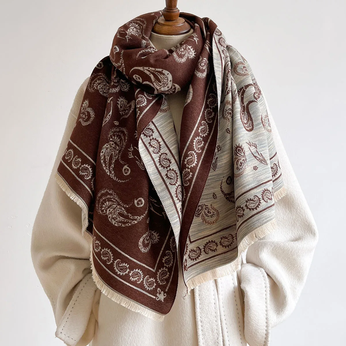 Retro Artistic Paisley Nut Flower Scarf Luxury Versatile Autumn Winter Versatile Elegance Air Conditioned Room Shoulder Wrap