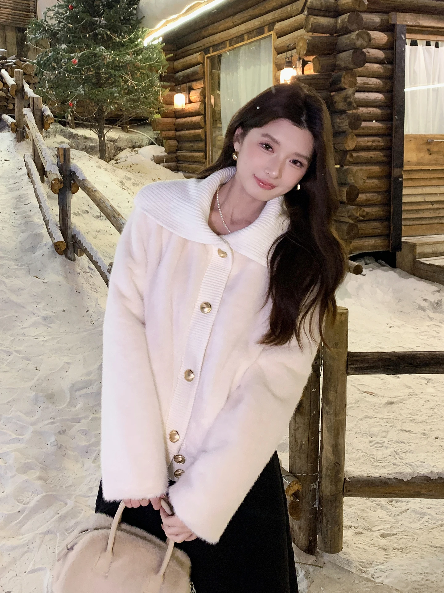 

Зимняя женская куртка Chuqing с белым мехом, повседневная, свободного кроя, с длинными рукавами, теплая верхняя одежда, с воротником из натурального меха