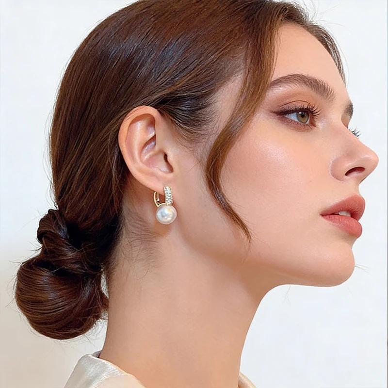 

EVISPOL Fashion Imitation Pearl Huggie Hoop Earrings For Women Temperament Cubic Zirconia Dangle Earrings Wedding Jewelry Gift