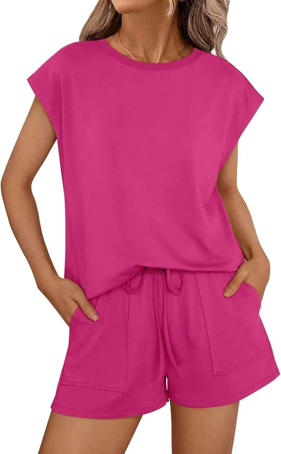 Summer Casual Commuting Women's Set Fashionable Solid Color Round Neck Short Sleeved Top Paired With Loose Shorts Two-piece Set