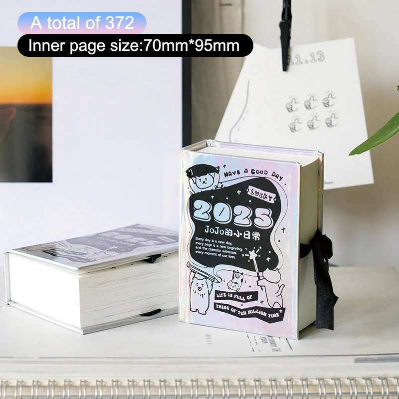 372 แผ่นง่าย 2025 Mini ปฏิทินหมายเหตุปฏิทินแบบพกพาเครื่องเขียนนักเรียนปฏิทินที่ละเอียดอ่อนโรงเรียนอุปกรณ์สํานักงานของขวัญ