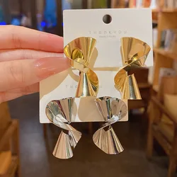 2024 New Fashion Irregular Metal Twist Big Clip Earrings Unique Gold Color Punk Non Pierced Drop Earrings Women Jewelry