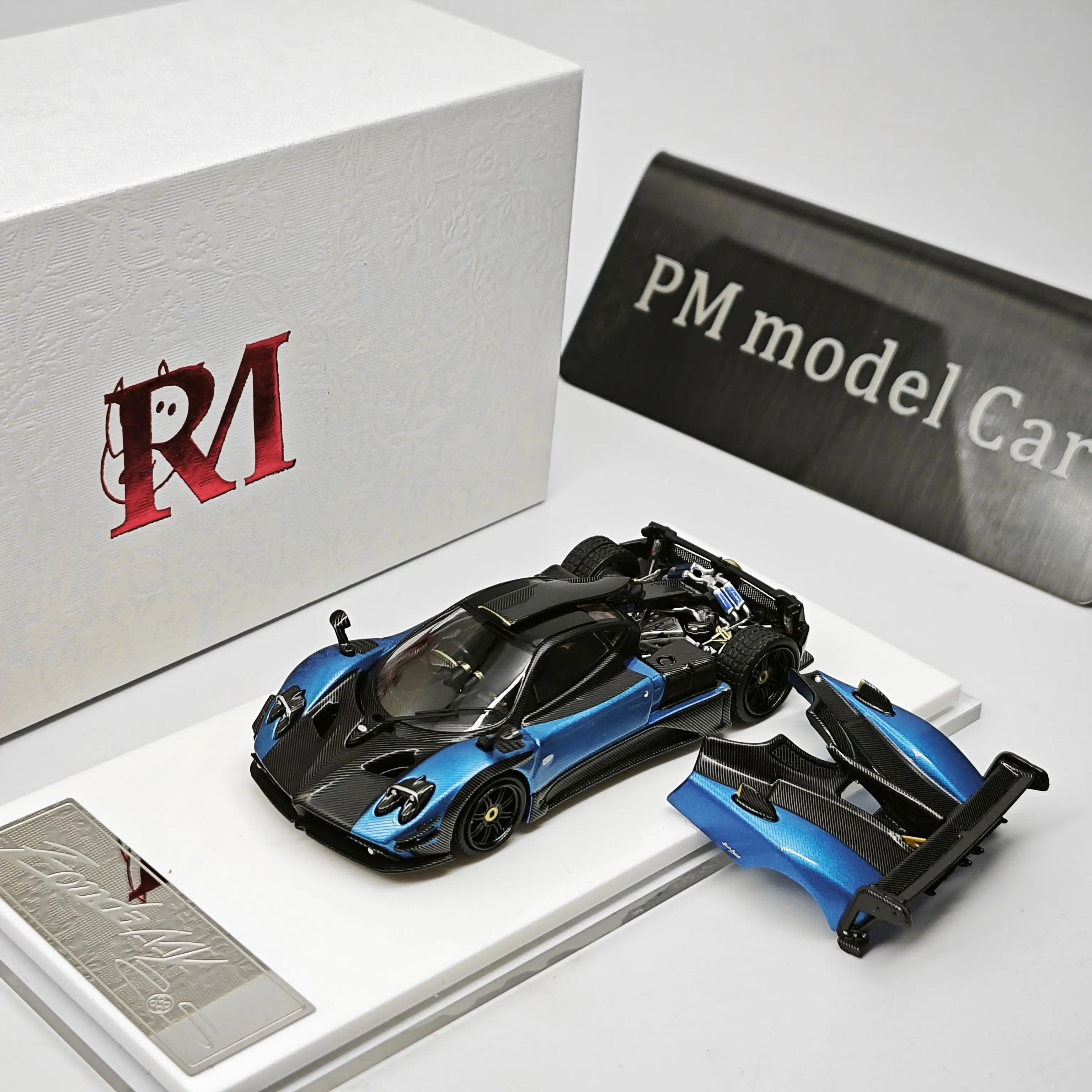Rhino RM 1:64 Pagani Zonda 760 MY Roadster Hardtop Magnetic Rear Cover Alloy Diecast Model Car Collectible Gift Static Ornament