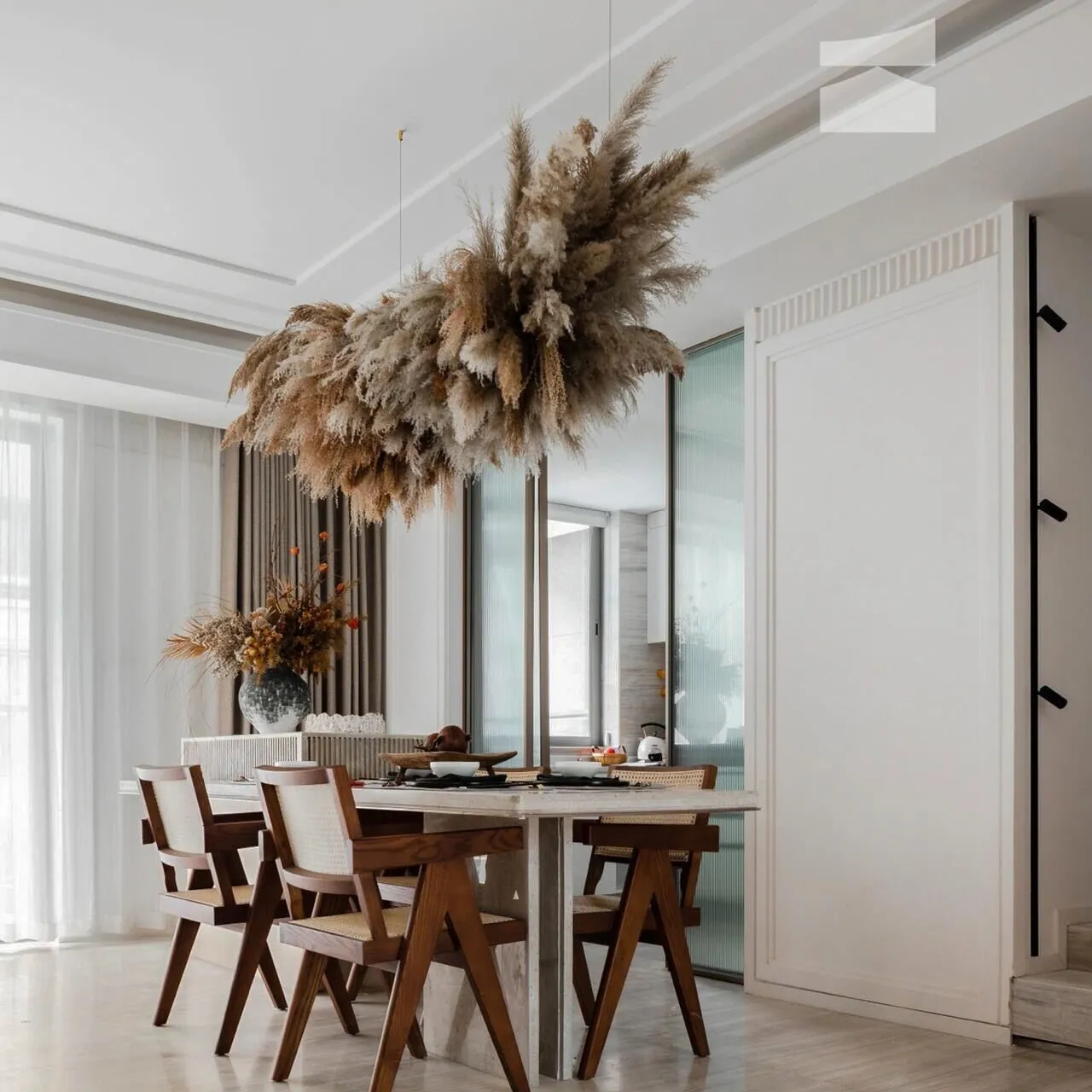Internet celebrity reed dried flower light luxury hanging hanging wall hanging flower art clothing store window decoration pasto
