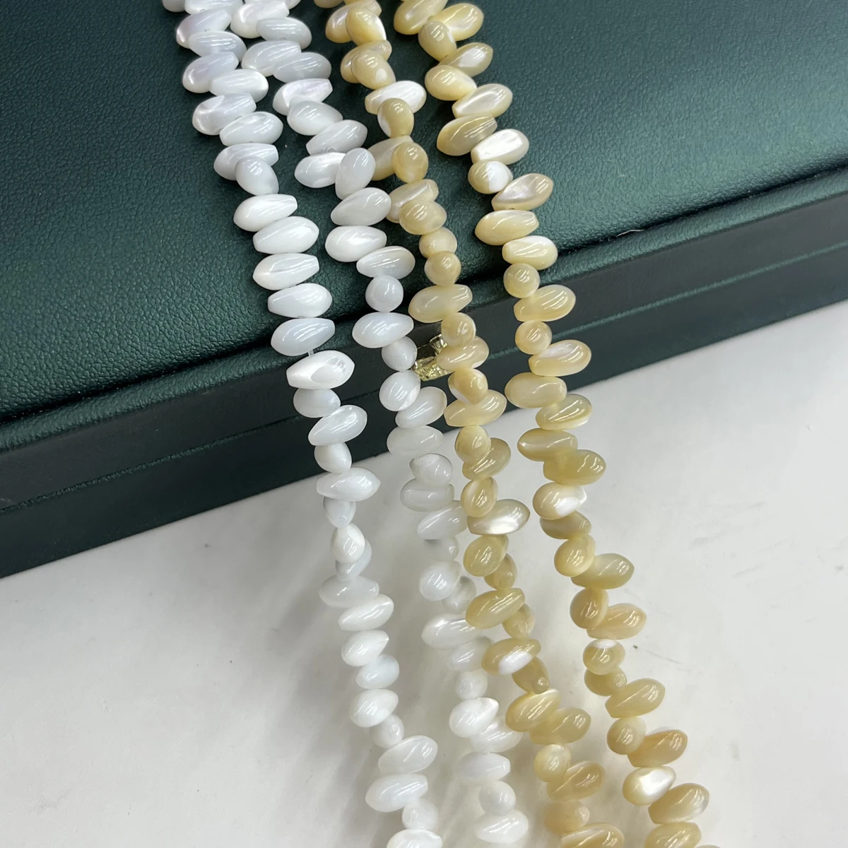 

8x4mm Natural Shell Beading Oval Shape White Yellow Shell Loose Beads for Jewelry Making DIY Necklaces Bracelet Accessories Gift