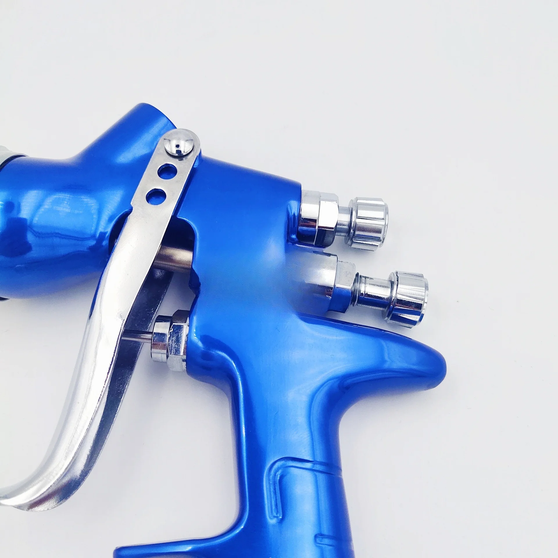 

Automotive high atomizing paint spray gun, pneumatic
