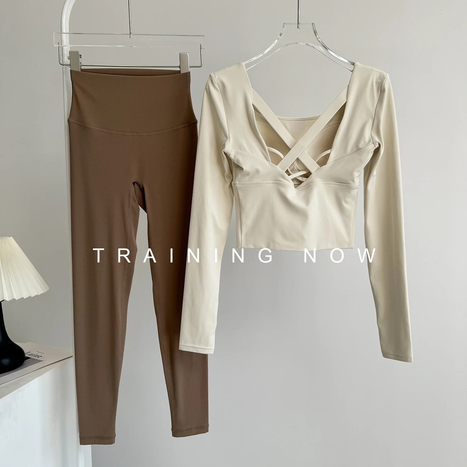 

Fitness suit for women in autumn and winter new slim fit with chest pad sports Pilates training yoga wear two-piece set