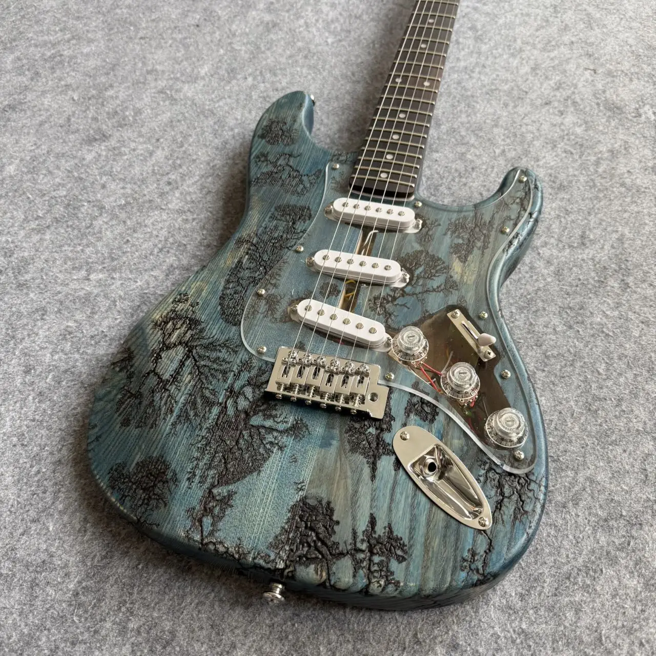 high quality New green Guitar Ash Body Flame maple Neck Carved Pattern Custom guitar 2026