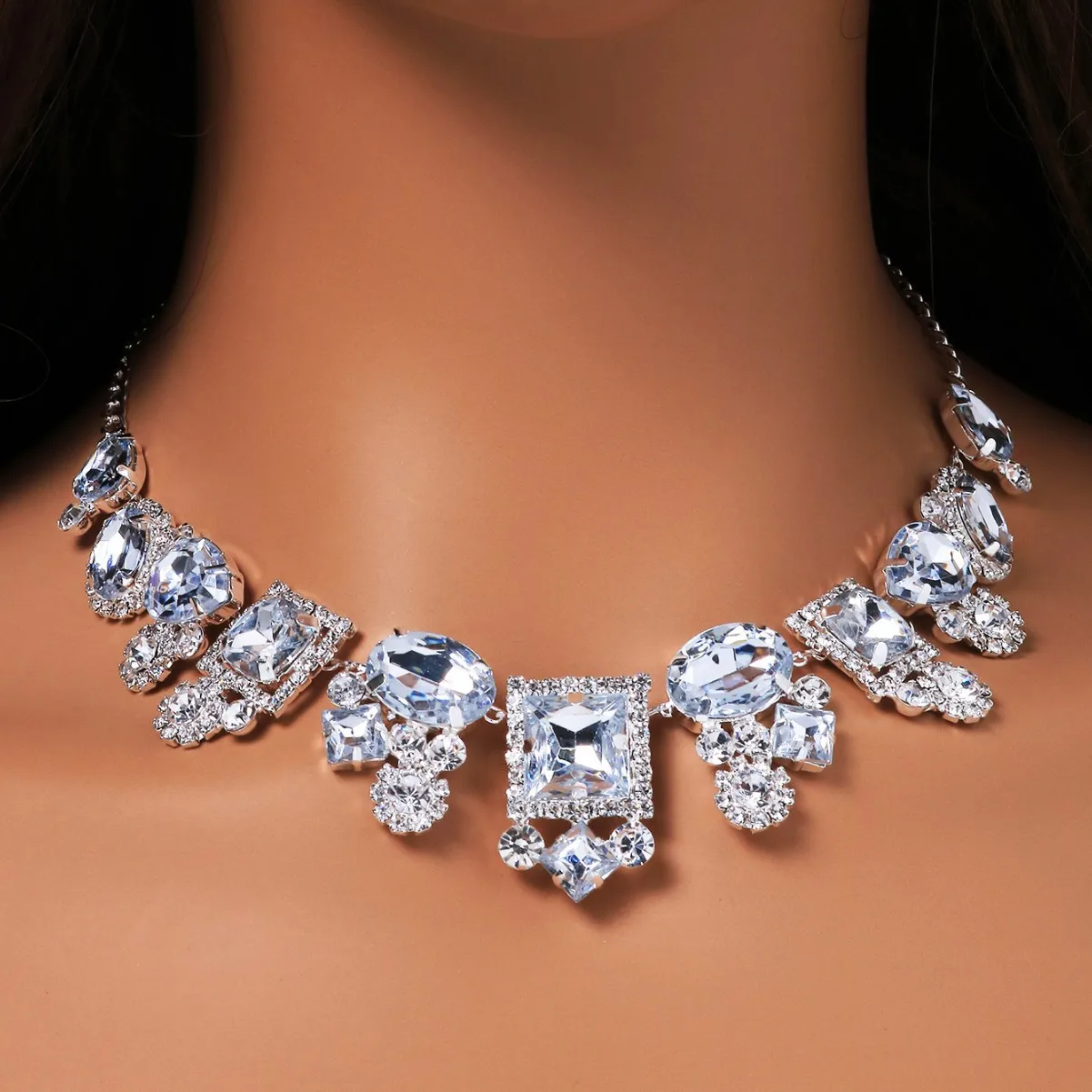 Модное квадратное колье-чокер с кристаллами для женщин, банкетные украшения, блестящее геометрическое ожерелье со стразами для вечеринки, свадебные подарки