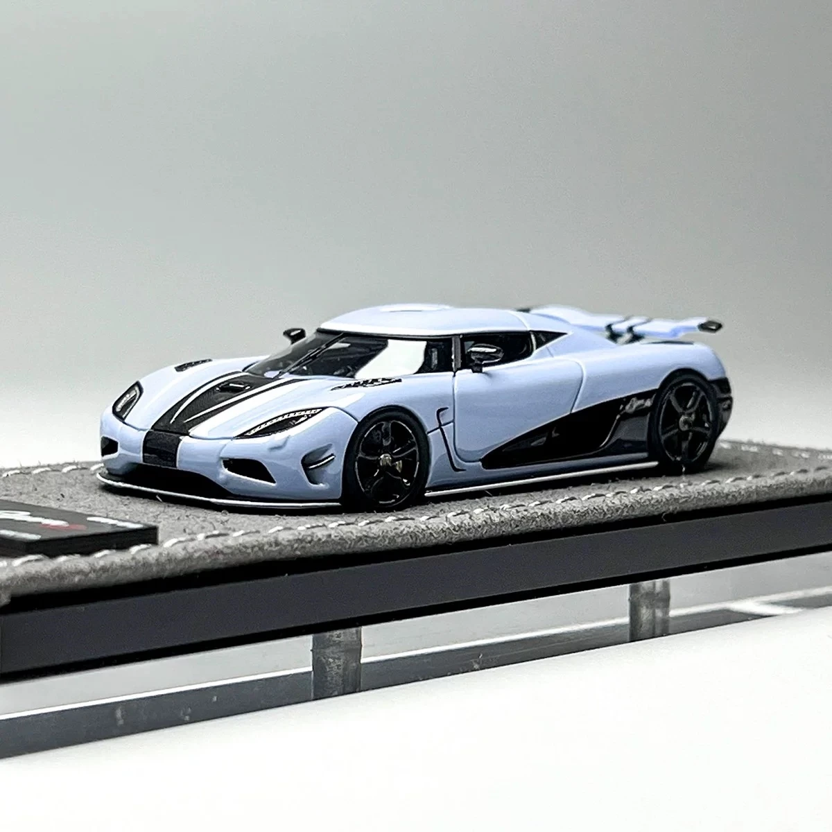 

GRYNING MODEL 1:64 Agera R Resin Model Car
