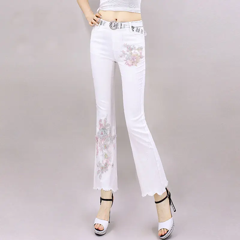 Office Lady Casual Vrouwen Witte Flare Jeans Lente Zomer Koreaanse Mode Slanke Bloemen Patroon Hoge Taille Denim Cropped Broek