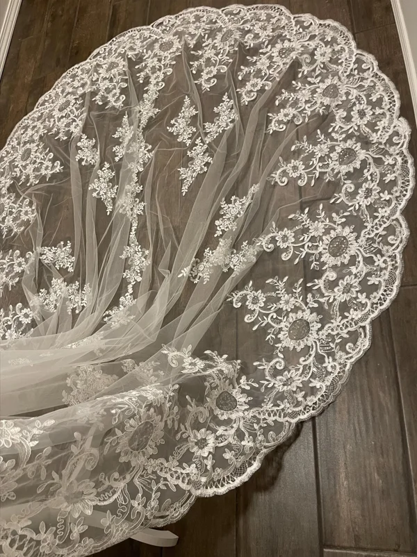 Luxury Extra Wide Cathedral Wedding Veil with Heavy Floral Lace Embroidery and Scalloped Edge Long Tulle Bridal CustomizedV26516