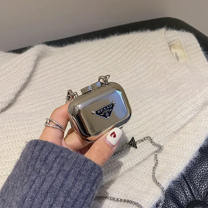 

2025 New Trend! Women's Mini Earphone Bag - Chain Metal, Lipstick-Fit, Shoulder Small Style