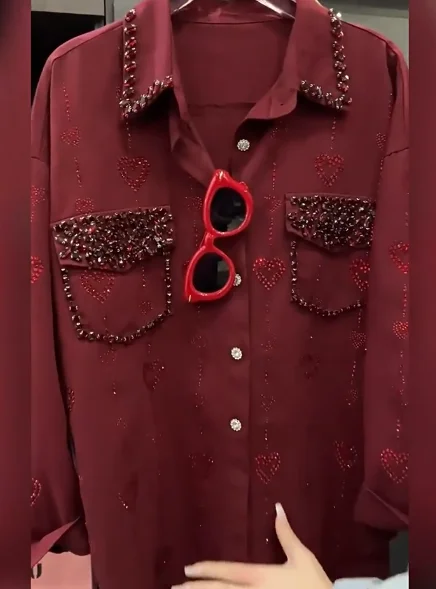 

2025 Autumn Heavy Industry New Sparkling Rhinestone Heart Long Sleeve Denim Shirt Jacket Women Loose Casual Red Denim Blouse