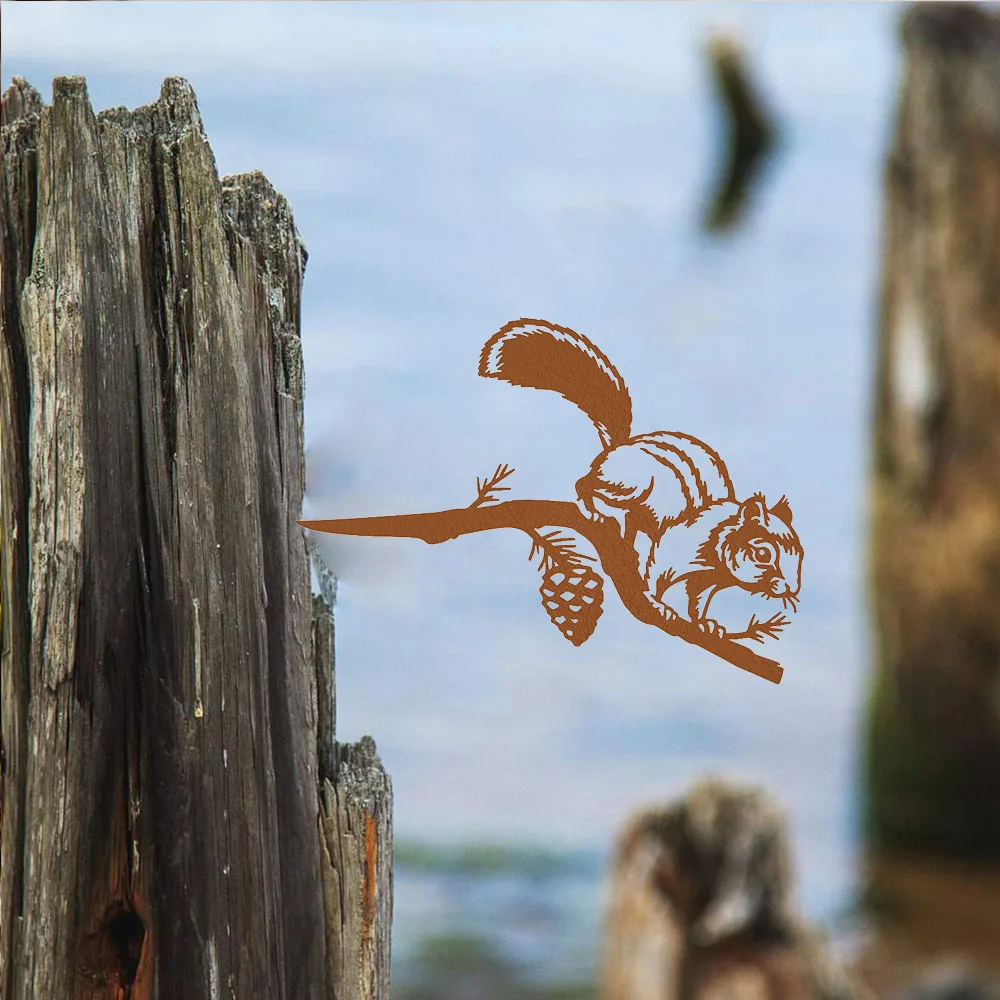 Gorgeous Metal Contour Chipmunk Decoration – Stun Your Outdoor with Chipmunk Beauty. Splendid Garden Stake