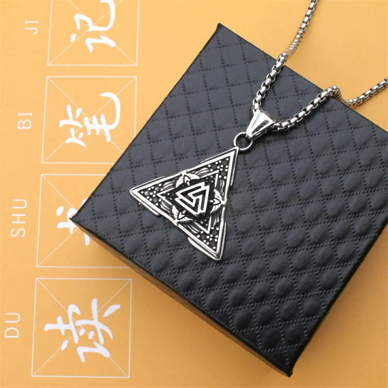 Viking Vintage Triangle Rune Titanium Steel Pendant Necklace Men\'s Fashion New Punk Hip Hop Necklace Accessories Wholesale 2023