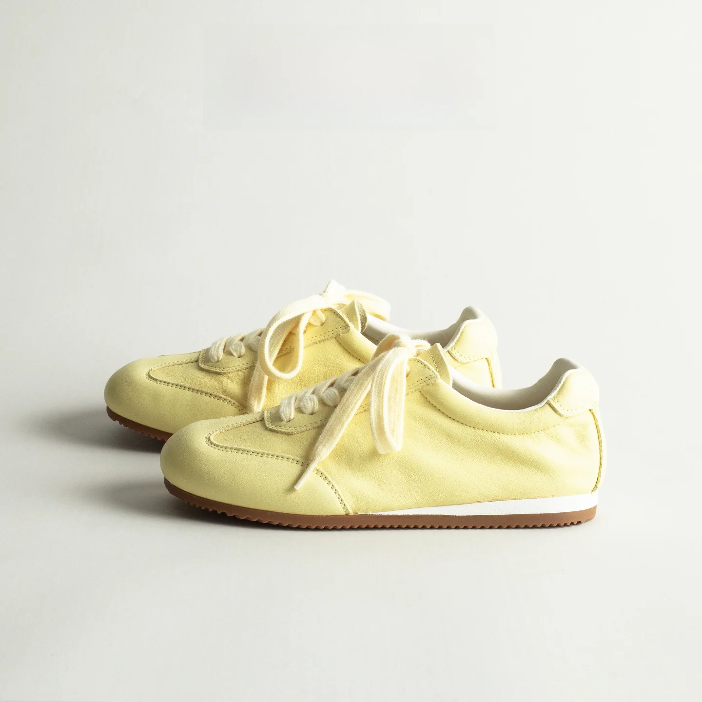 

Yellow Genuine Leather Flat Bottom Dequn Shoes Women's Retro Lace up Soft Bottom Lightweight Casual White Shoes Sporty
