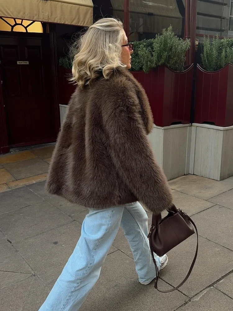 Luxury Brown Oversized Stand Collar Faux Fur Coats Women Fashion Long Sleeve Loose Thicken Jackets 2024 Winter Lady Streetwear