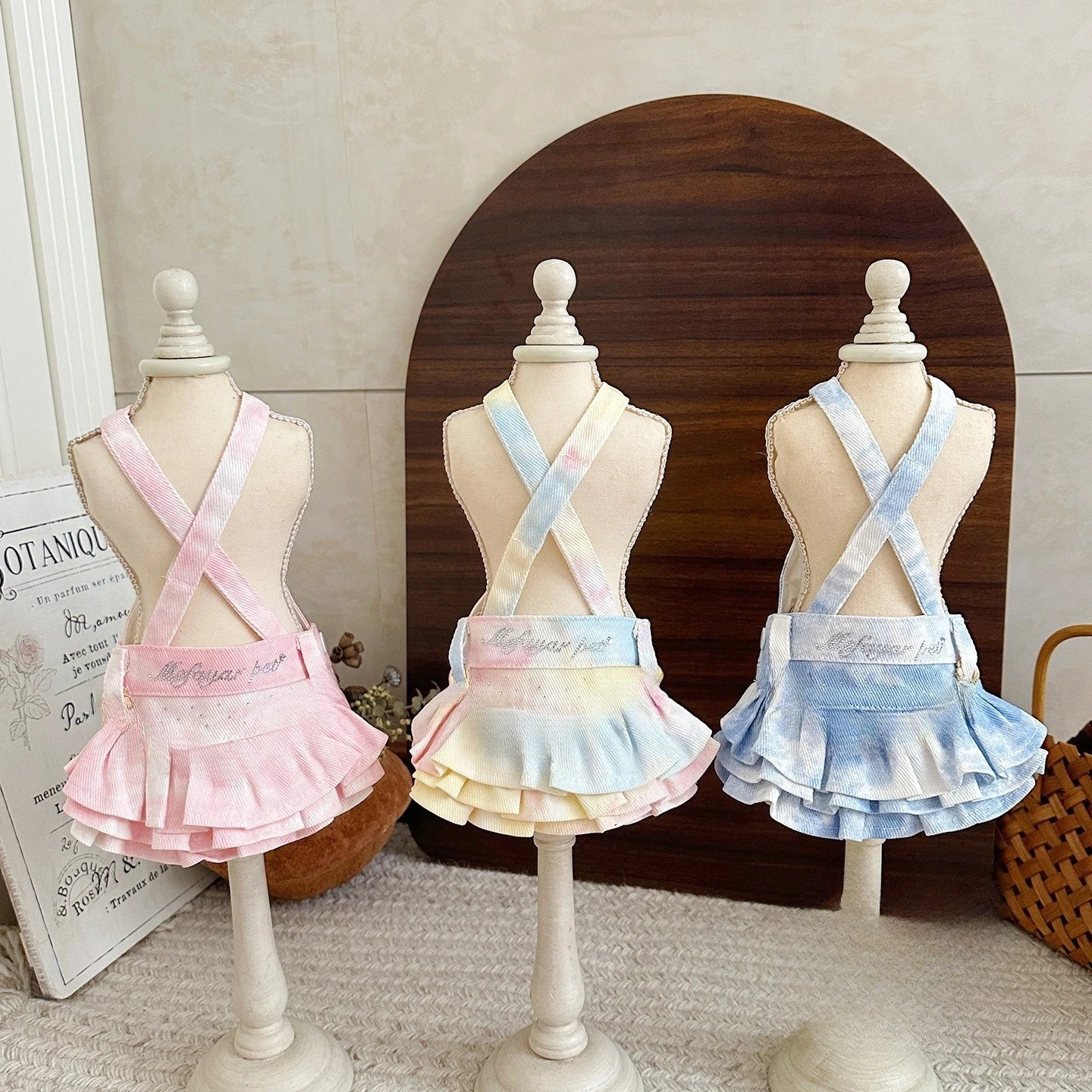 Pet Flash Diamond Half Skirt Cowboy Strap Skirt Four Seasons Puff Skirt Dog Dresses for Small Dogs Puppy Clothes
