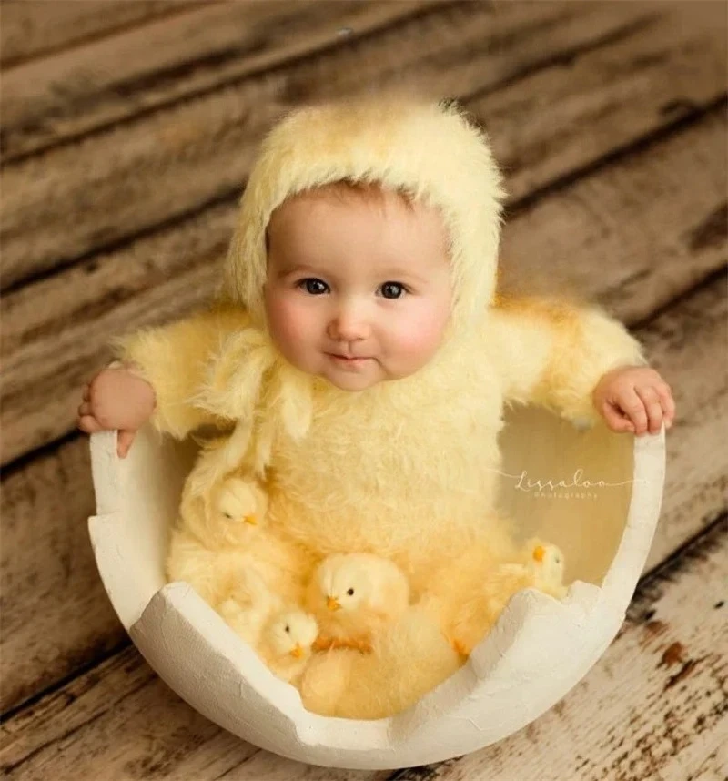 

Newborn Baby Photography Props Cute Chicken Outfit with Hat Cute Chick Dolls Animals Fotografia Studio Photoshoot Photo Props