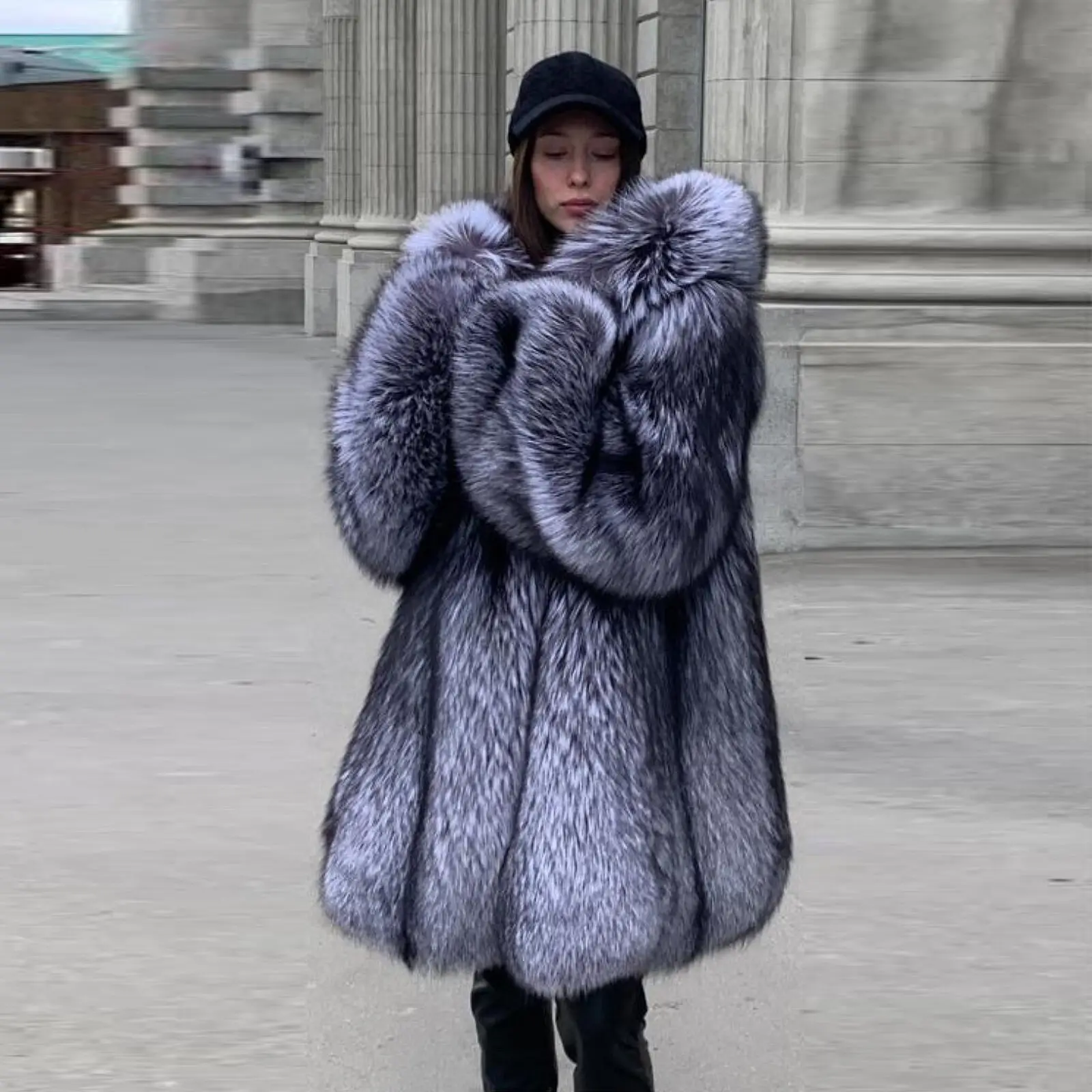 Moda Donna Pelt Reale Pelliccia di volpe argentata Cappotti caldi Cappotto invernale di lusso in pelliccia di volpe naturale di media lunghezza con cappuccio spesso