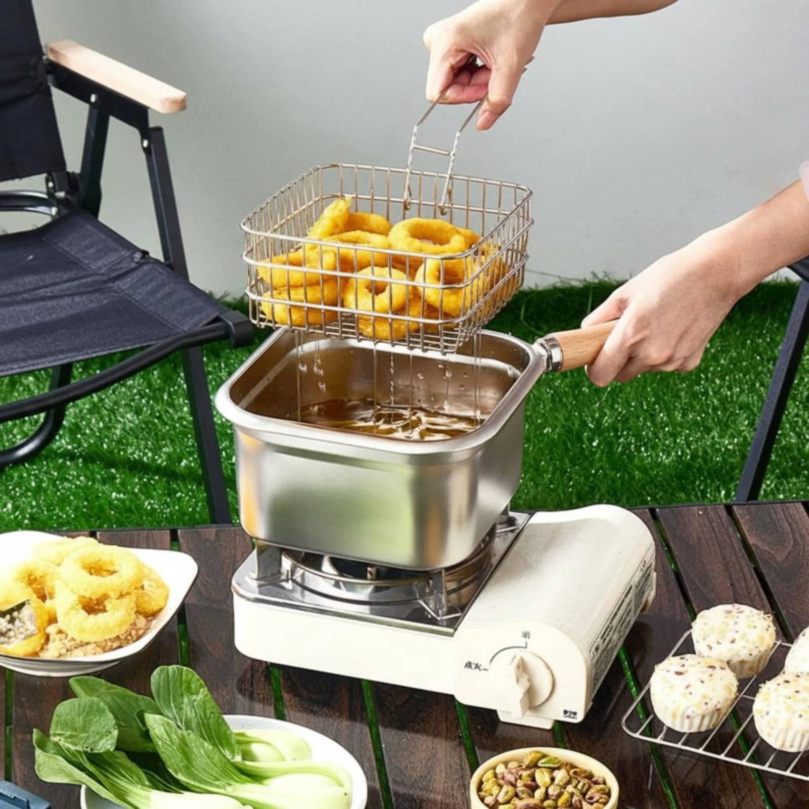 Stainless Steel Fryer Pot Detachable Handle Deep Fryer Pot with Basket Heat-Resistant Handles for Campers, Outdoor Meal, Travel