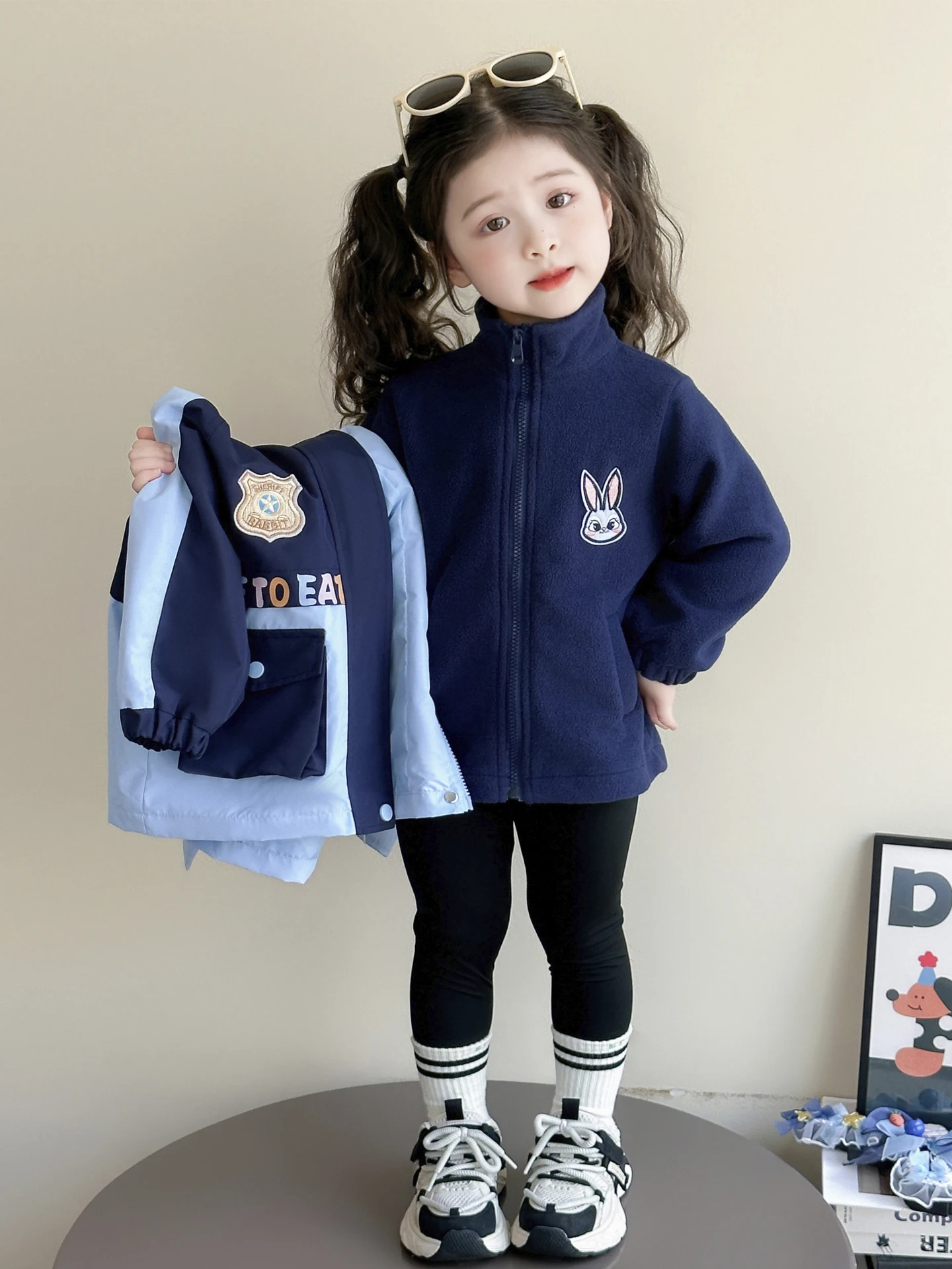 

Футболка в одном для девочек, детская верхняя одежда с изображением кролика, полицейского, осенняя модная детская теплая свободная посадка, длинная одежда с героями мультфильмов...