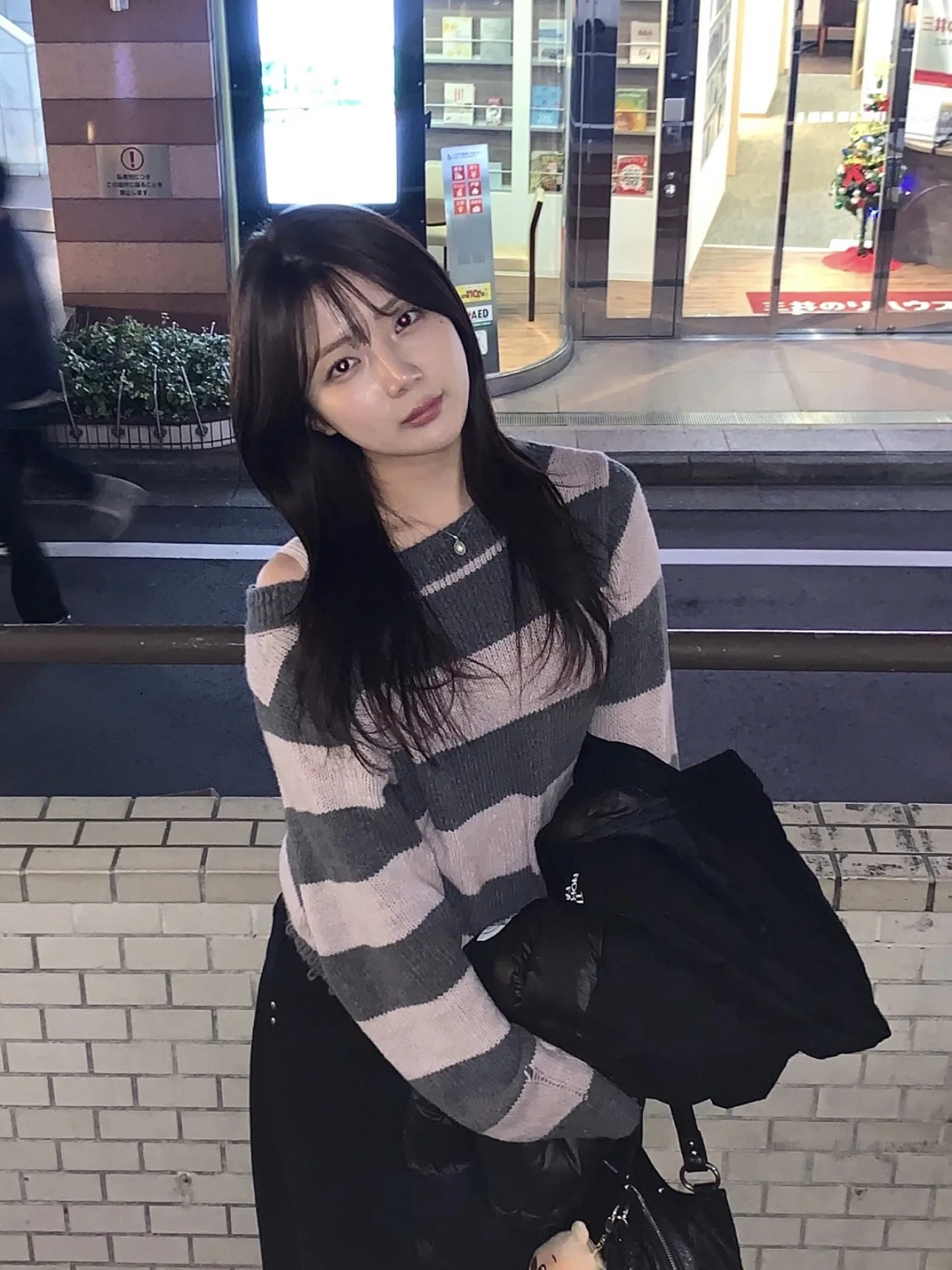 

Ele Slant oulder Knitwear Letter Embroidery Hollow out Design Long Sve One oulder Sle Women's Commute Faion